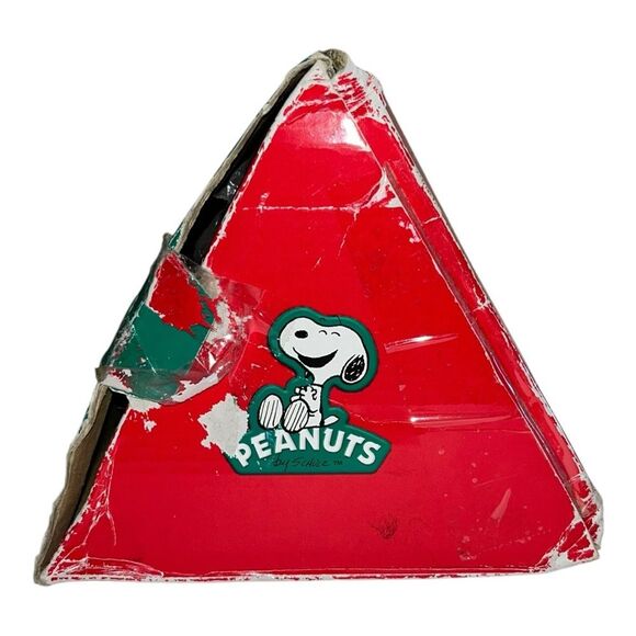 Peanuts Charlie Brown Christmas Tree - Picture 3 of 11